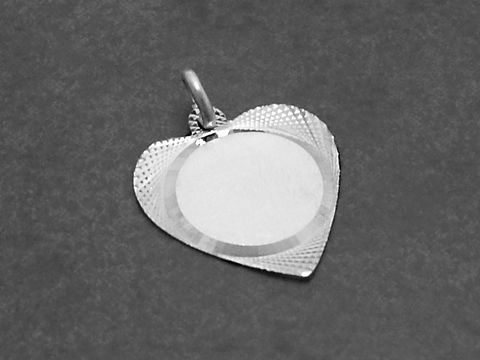 Silber Anhänger Gravur-Anhänger Herz Form neu Hersteller Juwelier Harnisch schlicht, glänzende Oberfläche und runde Gravurfläche für persönliche Botschaften oder Namen.