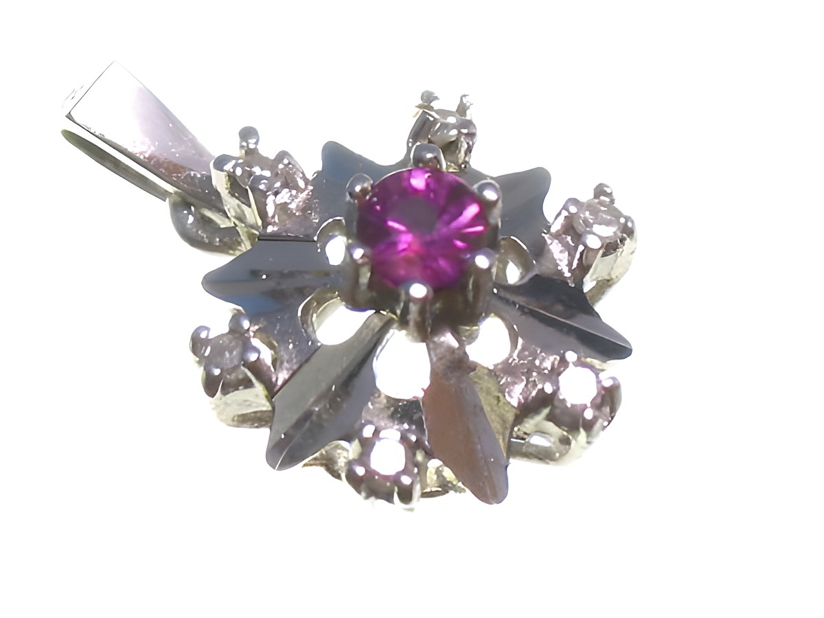 Rund-Diamant Gold 585/- Anhänger aus Weißgold mit einem zentralen, pinken Stein und kunstvollen Verzierungen, Hersteller Juwelier Harnisch, Durchmesser 13 mm, ideal für Schmuckliebhaber.