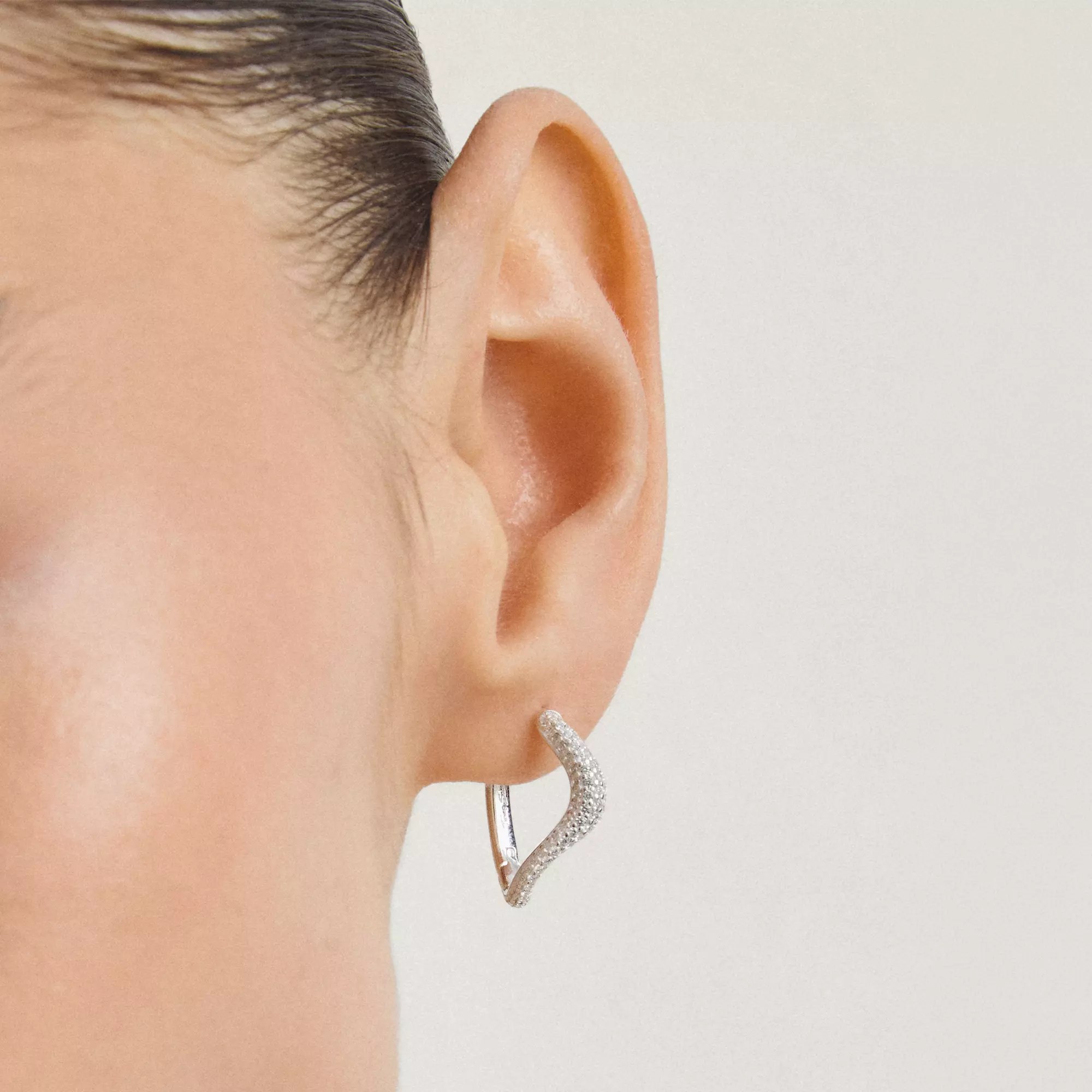 Thomas Sabo Creolen in Wellenform mit weißen Zirkonia – Silber – Ansicht 3