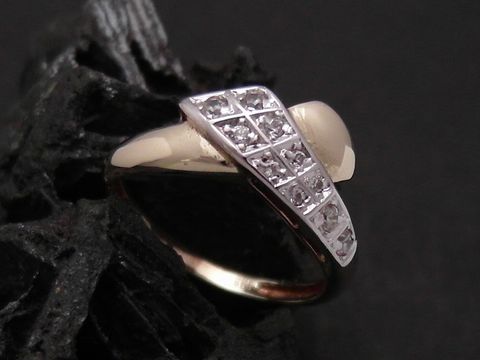 Gold Ring modern Gold 585 bicolor Zirkonia Goldring Gr. 57, Hersteller Juwelier Harnisch bis Gr. 58/18,5 elegant mit funkelnden Steinen und einem besonderen Design.