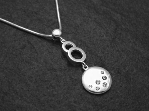 Anhänger inkl. Kette Design aus Sterling Silber mit Zirkonia, elegantes und modernes Schmuckstück, geliefert vom Juwelier Harnisch, ideal für besondere Anlässe.