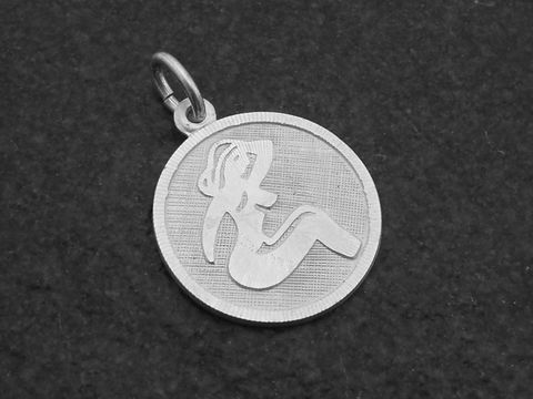 Silber Anhänger rund mit 3D Sternzeichen Jungfrau, Hersteller Juwelier Harnisch, zeigt stilisierte Jungfrau in elegantem Design, ideal für Schmuckliebhaber.