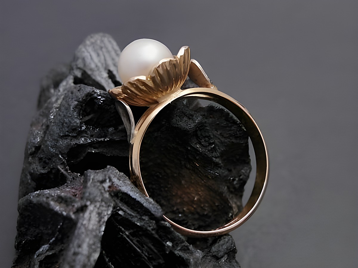Gold Perlen Ring - Blühte - Gr. 52 - Zuchtperle 6,9 mm - Gold 750 - Goldring, Hersteller: Juwelier Harnisch, bis Gr. 52/17, elegant gestaltet mit einer schimmernden Perle und floralen Akzenten. – Ansicht 2