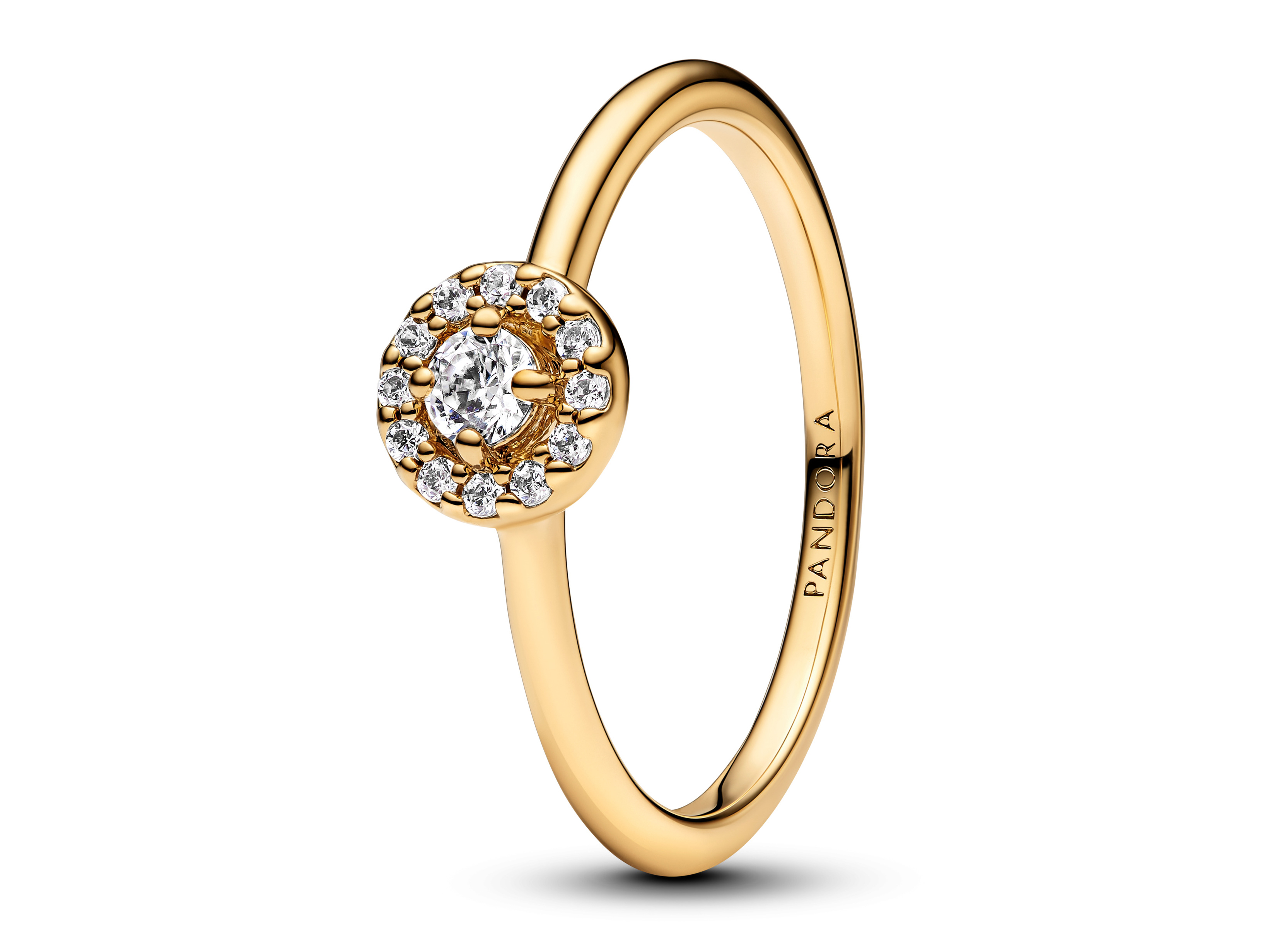 Ring aus gelbgoldvergoldetem Material mit klarem Zirkonia in der Mitte und einem funkelnden Kreis aus kleinen Zirkoniasteinen, Größe 48 von Pandora, neu und elegant gestaltet.