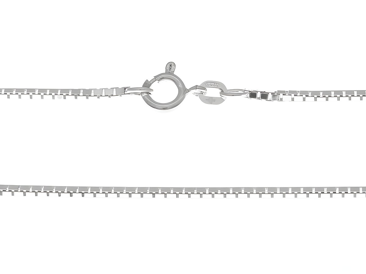 Silberkette Venezia kette mit einer Stärke von 1,6 x 1,6 mm und einer Länge von 41 cm, hergestellt von Juwelier Harnisch, maximal 1,9 mm, detailreiche Aufnahme des Verschlusses.