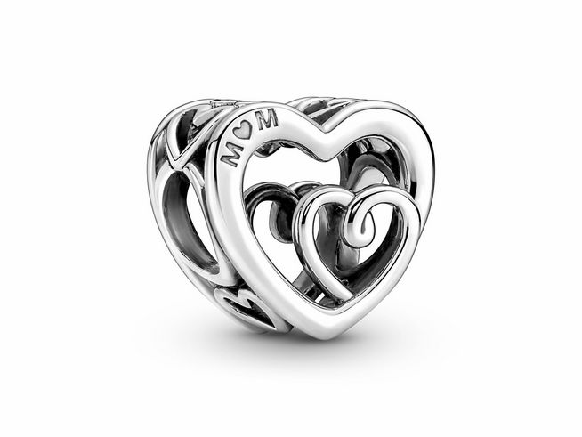 Verschlungene Unendlichkeitsharten aus Sterling Silber mit der Gravur MOM, ideal für Schmuckliebhaber, strahlt Liebe und Verbundenheit aus. Perfekte Ergänzung für Armbänder.