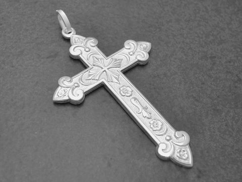Kreuz poliert und nostalgisch aus Sterling Silber, 53 mm, mit filigranem Muster verziert, Hersteller Juwelier Harnisch. Ideal für stilvolle Akzente.