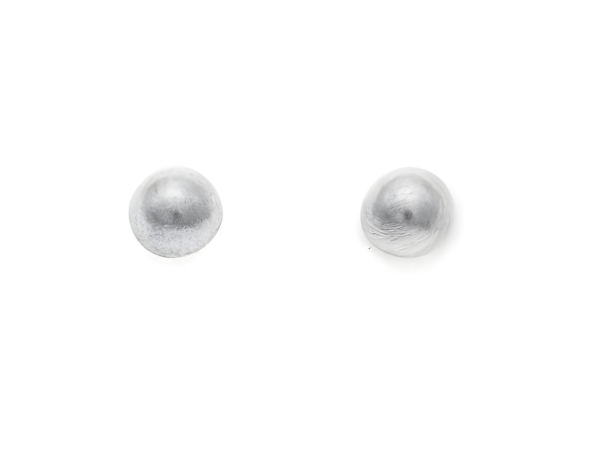 Ohrringe Halbkugel aus Silber 925, elegant und ohne Stein, Hersteller Juwelier Harnisch, perfekte Ohrstecker für einen stilvollen Look.