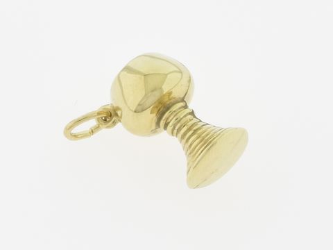 Gold Anhänger in Form eines Kelchs aus 333 Gold, edel und glänzend, Hersteller: Juwelier Harnisch, vielseitig einsetzbar, ideal als modisches Accessoire oder Geschenk.
