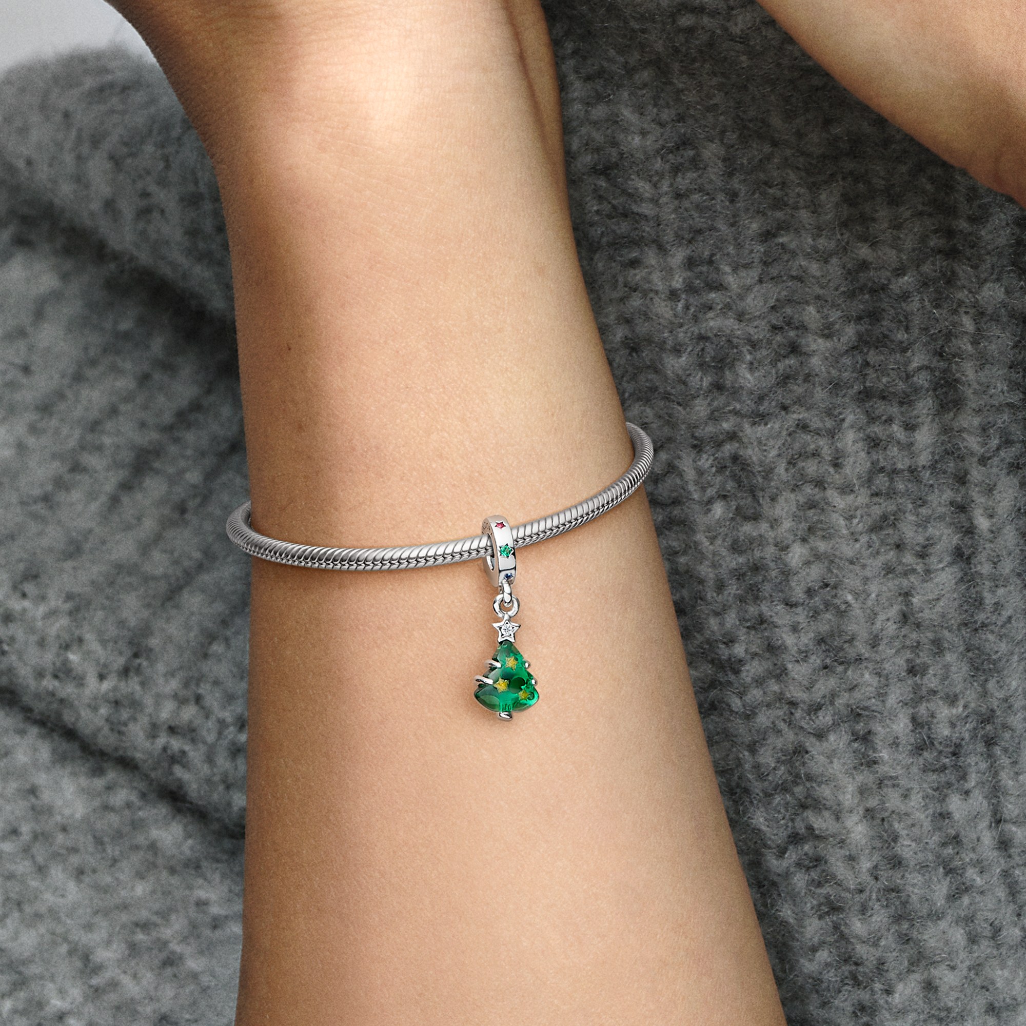 Pandora Funkelnder Weihnachtsbaum Charm-Anhänger - Sterling Silber - Steinmix Multicolor – Ansicht 5