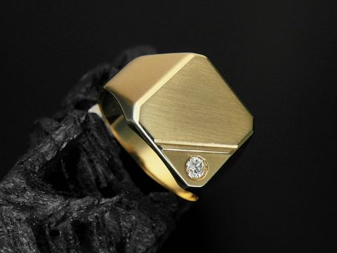 Gold Ring - Gold 585 - Brillant - viereckig - mattiert - Größe 61, Hersteller: Juwelier Harnisch, über Größe 60/19.
