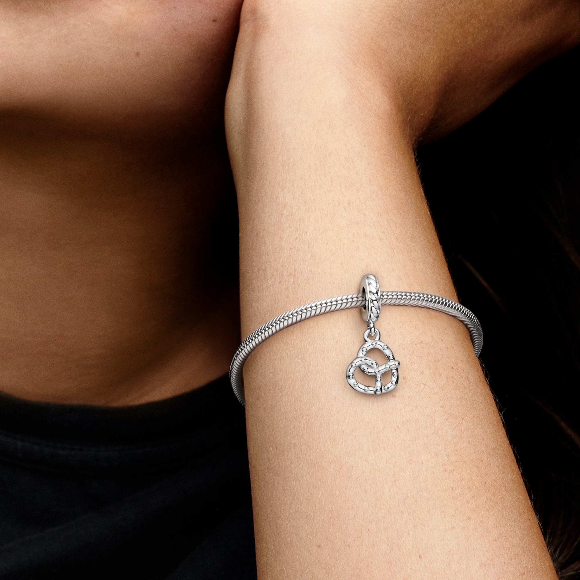 Pandora Silber Brezel Charm – Ansicht 4