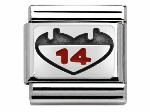 Herzanhänger mit der Zahl 14 in roter Emaille, umrahmt von einem silbernen Herzmotiv auf einem klassischen Nomination Modul. Ideal für personalisierte Armbänder.