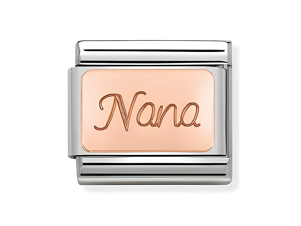 Classic Nana Schriftzug in Roségold von Nomination, stilvoll und elegant, ideal für individuelle Schmuckstücke. Hochwertige Verarbeitung und ansprechendes Design.