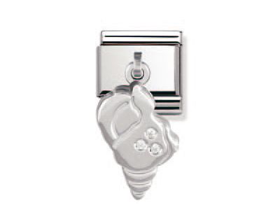 NOMINATION Classic Anhänger Charms Muschel 031710 02 aus Edelstahl mit detaillierter Muschelform und drei klaren Steinen, ideal für individuelle Schmuckgestaltungen.