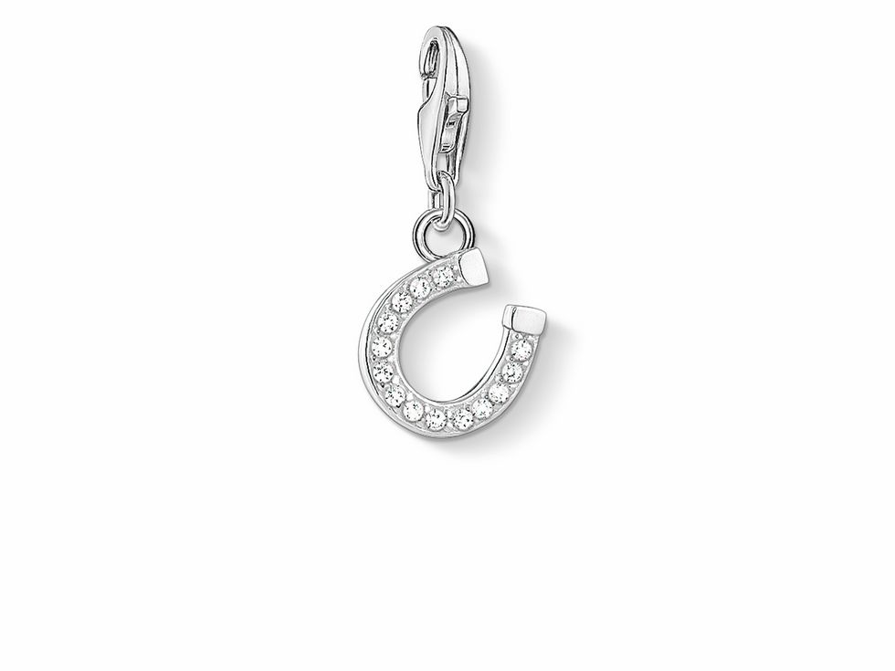 56968013-0 Thomas Sabo Charm-Anhänger 1795-051-14 in Form eines Hufeisens aus Sterling Silber, verziert mit weißen Zirkonia, als Glücksbringer entworfen.