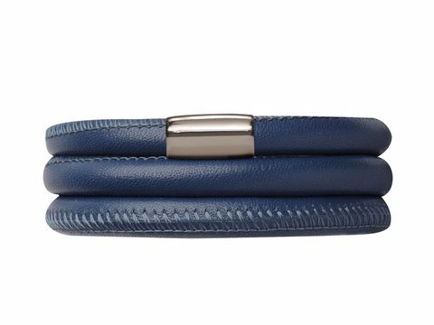 Endless Lederarmband 12104-54 cm Blue Triple Edelstahl Silber, dreifach gewickeltes blaues Leder mit elegantem Edelstahlverschluss, modern und stilvoll für jeden Anlass.