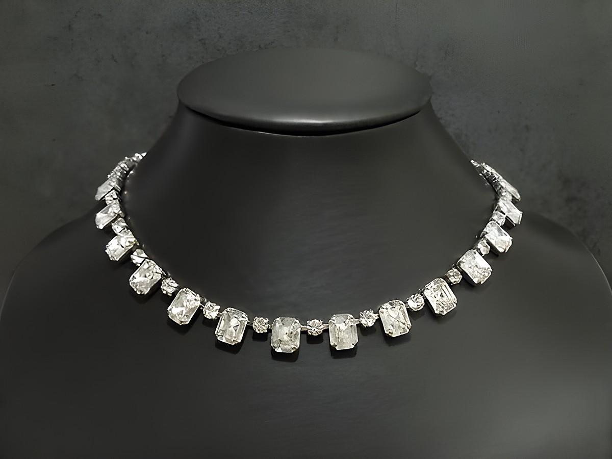 Strass Kette kultig WEIß 40-43 cm silberfarben von Hersteller Juwelier Harnisch, Fassung silberfarben, elegant und funkelnd, perfekt für besondere Anlässe.