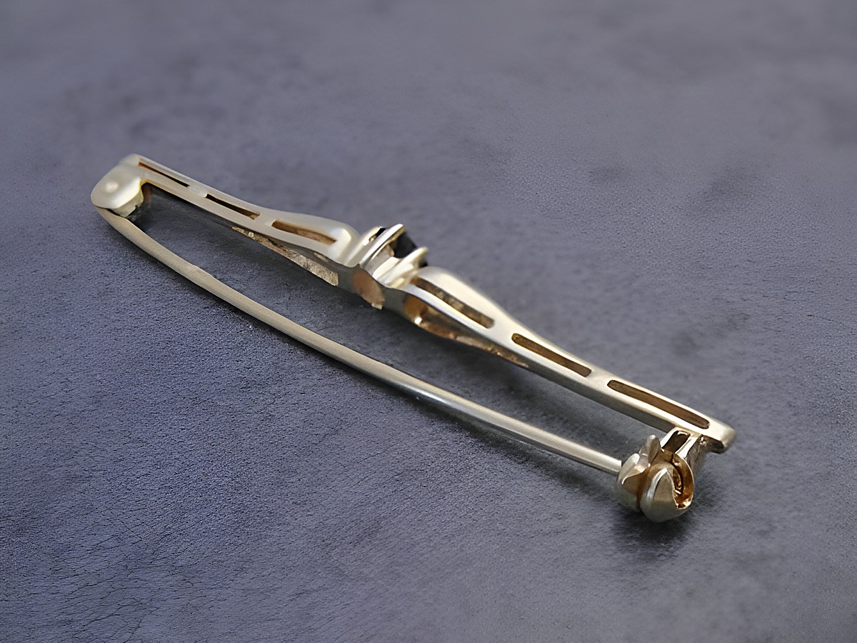 Gold Brosche edel Gold 333 Granat Anstecknadel Hersteller Juwelier Harnisch Broschen in filigranem Design und hochwertiger Verarbeitung. Ideal für stilvolle Akzente. – Ansicht 2