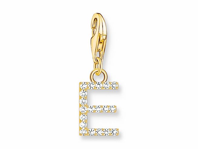 Charm-Anhänger in Form des Buchstabens E aus Silber mit Gelbgold vergoldet, besetzt mit funkelndem Zirkonia in Weiß, ideal für individuelle Schmuckkreationen.