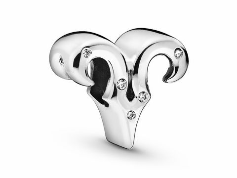 Sterling Silber Charm von Pandora mit dem Sternzeichen Widder, verziert mit Zirkonia, zeigt das Widder-Symbol in elegantem Design, geeignet für die persönlichen Schmuckkollektionen.