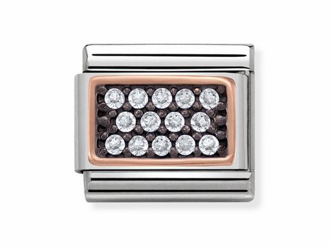 Rechteckiger Charm aus Edelstahl mit roségoldener Umrandung und funkelnden Steinen in einer eleganten Anordnung, Hersteller Nomination, Modell 430313 08 PAVE aus der Composable Classic Serie.