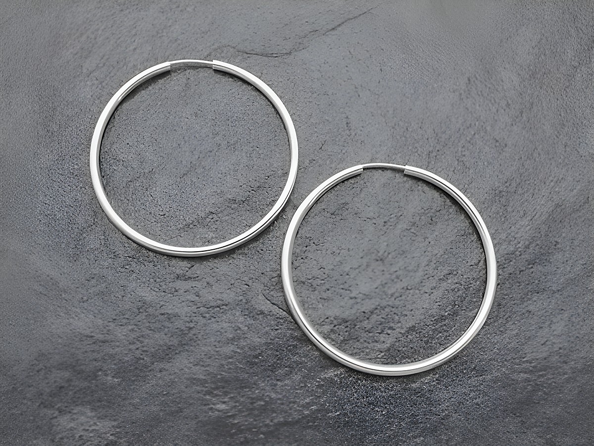 Silber Creolen 4 cm aus Sterling Silber mit einem Durchmesser von 2 mm, elegant und zeitlos, ideal für jeden Anlass, Hersteller Juwelier Harnisch.