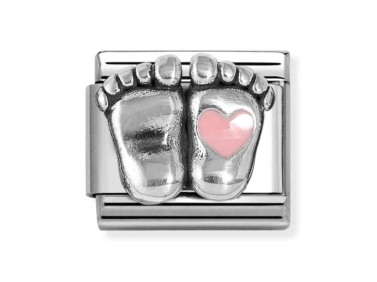 Nomination Sterling Silber 330204 31 - Füßchen mit Herz - Rosa Element - Classic Silber Füßchen mit Herz aus Sterling Silber 330204 31 in rosa für Classic Silber von Nomination, detailreiche Verarbeitung mit zwei kleinen Füßen und einem rosa Herzen. Neuheit im Onlineshop.