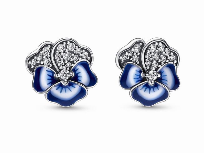 Silberne Ohrstecker von Pandora in Form von Stiefmütterchen mit blauer Zirkonia-Besetzung und detailreicher Emaille-Arbeit, ideal für elegante Anlässe.