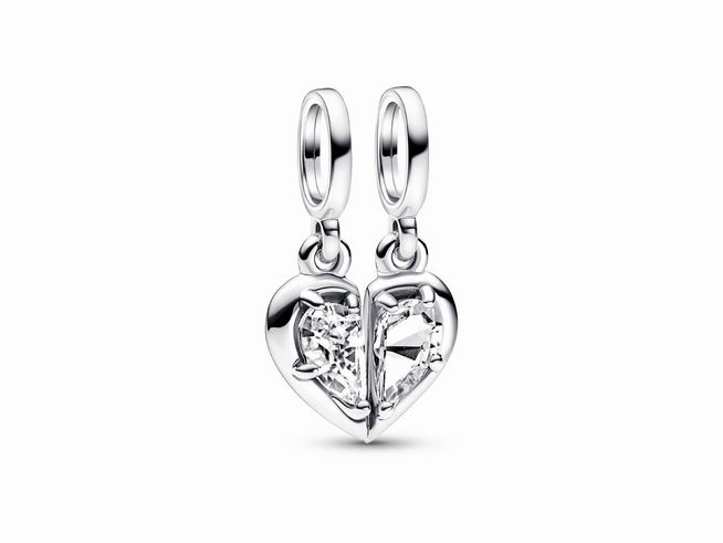 792643000-0 Pandora 792643C01 Teilbarer Mutter & Tochter Charm-Anhänger aus Sterling Silber, Herzform mit zwei funkelnden, klaren Zirkonia-Steinen, elegant und symbolisch verbunden.