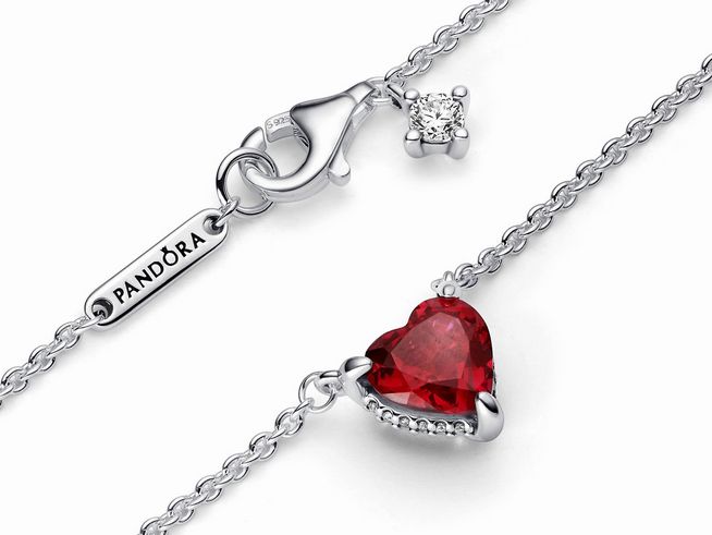 Pandora Kette mit Anhänger 392542C01-45 in Silber mit rotem Kristall Herz der Liebe, 45 cm, ideal für romantische Anlässe und Schmuckliebhaber.