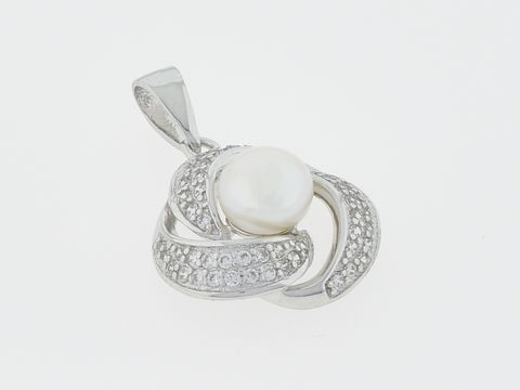 Silber Anhänger verschlungen mit Süßwasser Zuchtperle und klaren Zirkonia von Hersteller Juwelier Harnisch, elegant und zeitlos gestaltet.