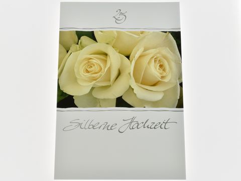 Hochzeitskarte mit dem Schriftzug Silberne Hochzeit, umrahmt von eleganten Rosenblüten in sanftem Creme. Hersteller Juwelier Harnisch, ideal für festliche Anlässe.