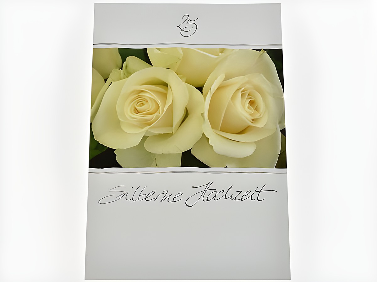Hochzeitskarte mit dem Schriftzug Silberne Hochzeit, umrahmt von eleganten Rosenblüten in sanftem Creme. Hersteller Juwelier Harnisch, ideal für festliche Anlässe.