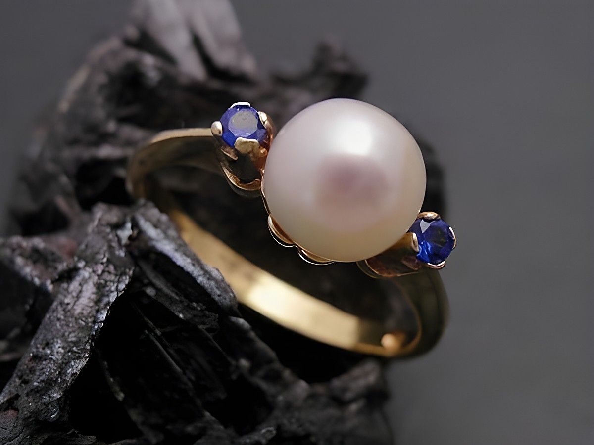 Gold Perlen Ring attraktiv Größe 56 7,4 mm Zuchtperle und synthetischer Saphir Gold 333 Hersteller Juwelier Harnisch bis Größe 56/18