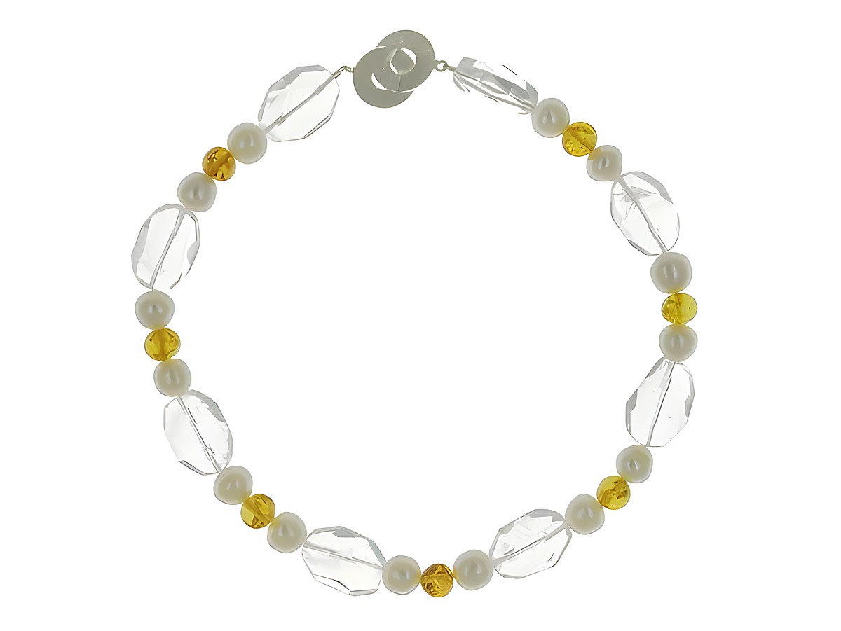 Steinkette aus Bernstein und Bergkristall, kombiniert mit Süßwasser-Zuchtperlen in Weiß und Orange, Länge 42 cm, Verschluss aus Silber, elegantes Schmuckstück von Juwelier Harnisch. – Ansicht 2