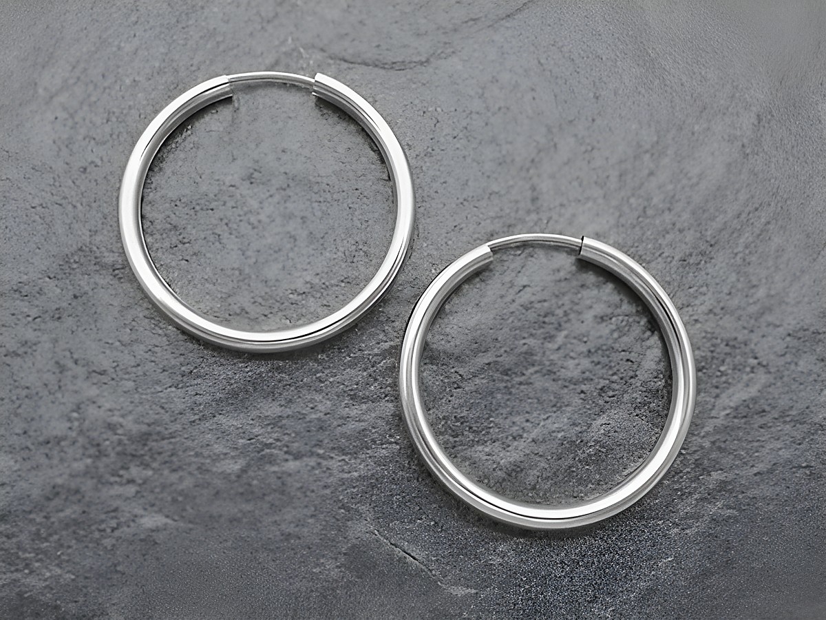 Silber Creolen 3 cm aus rhodiniertem Sterling Silber mit einer Breite von 2,5 mm, gefertigt vom Juwelier Harnisch, elegante Ohrringe bis 45 mm.