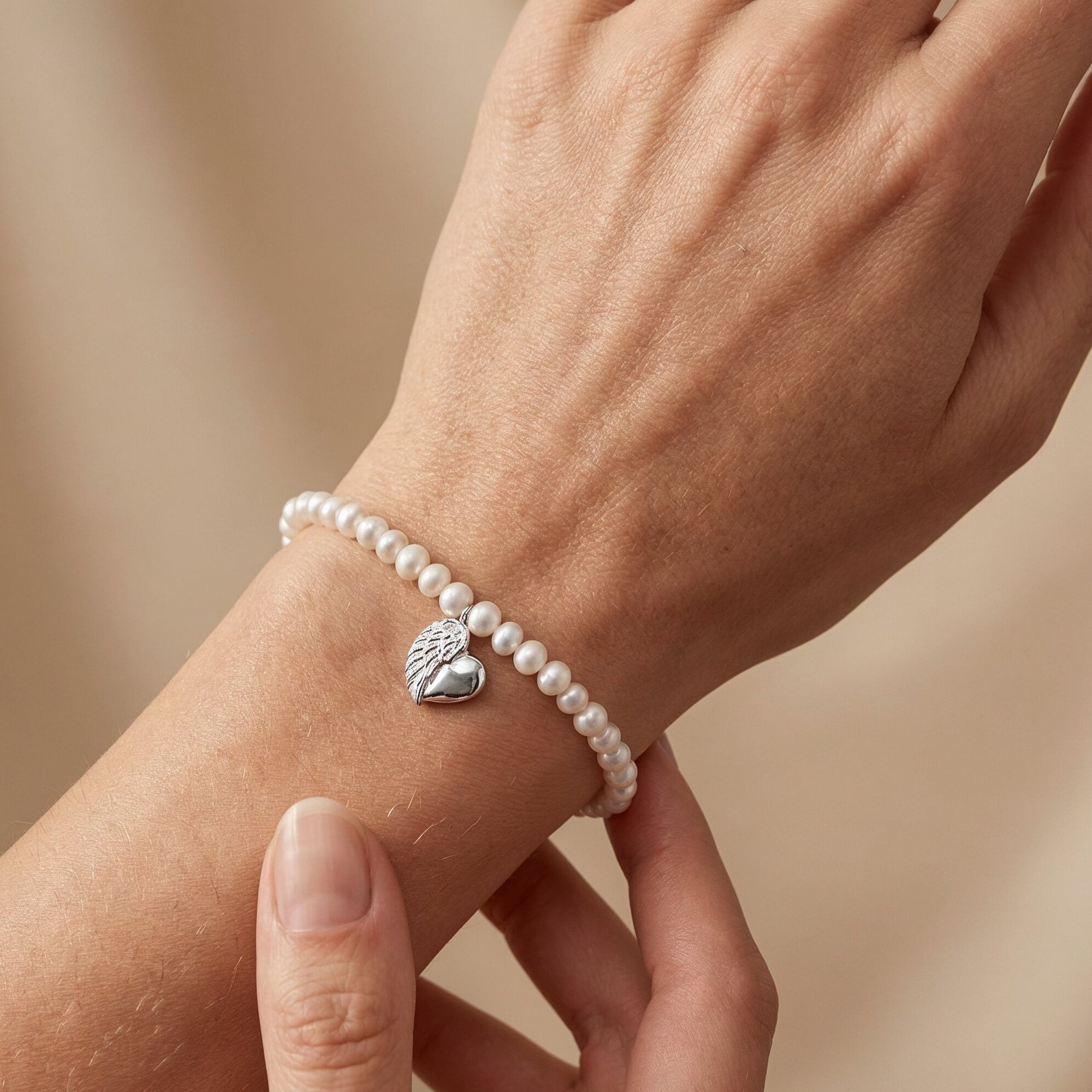Engelsrufer HEARTWING Armband Herzflügel Zuchtperle mit - Silber rhodiniert Perlmutt Weiß 17 cm – Ansicht 3