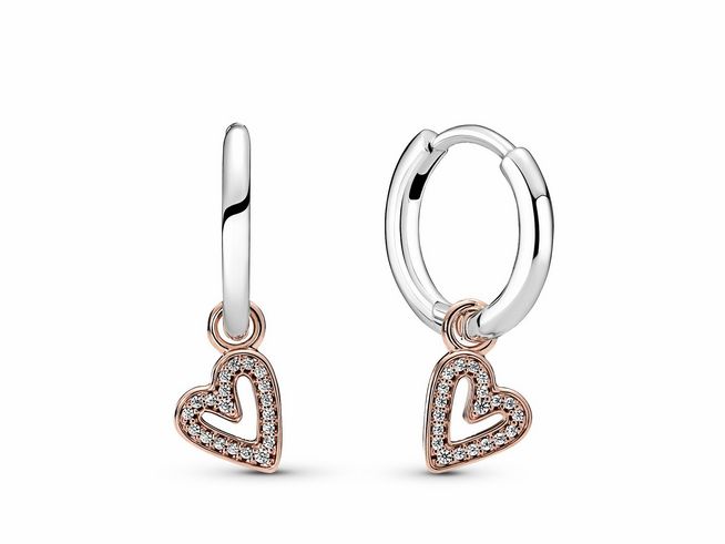 Glitzernde Freihand-Herz-Ohrringe von Pandora aus Silber und roségold vergoldet mit Zirkonia, bezaubernd und verspielt, ideal für jeden Anlass.