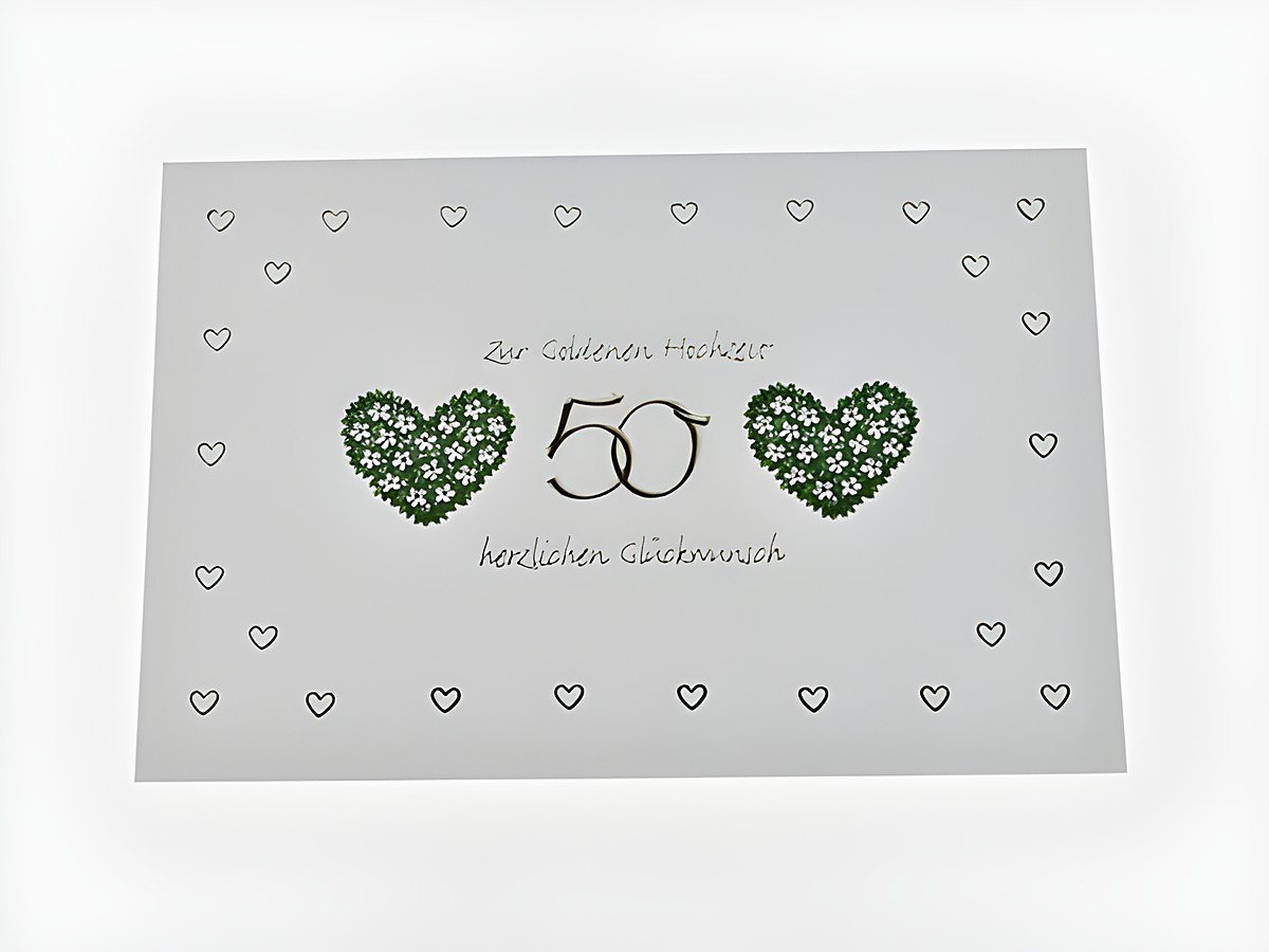 Hochzeitskarte mit süßen Herzen in Grün, goldene Zahl 50 und dem Schriftzug zur goldenen Hochzeit, umgeben von kleinen Herzen, Hersteller Juwelier Harnisch.