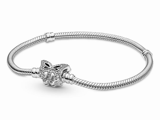 Pandora Armband mit Schmetterlingsverschluss aus Silber, verziert mit Zirkonia, 20 cm lang, ideales Schmuckstück für jeden Anlass.