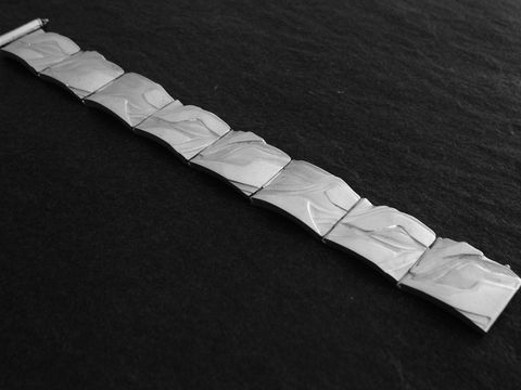 Silberarmband 20 cm Design Sicherheitsacht, Hersteller Juwelier Harnisch, ohne Stein, mit eleganten, gewellten Gliedern, glänzender Oberfläche. Ideal für stilvolle Erscheinung.