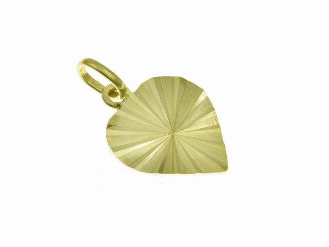 Gold Herz Anhänger mit Diamant Schliff, klassisch dezent, Hersteller Juwelier Harnisch, graviert, verleiht elegantem Schmuckstück eine besondere Note.