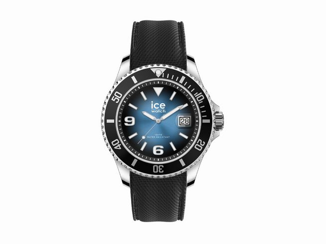 50441134-0 Die Ice-Watch ICE Steel in Deep Blue, Large, Modell 020342 zeigt ein sportliches Design mit einem schwarzen Silikonarmband und einem blauen Zifferblatt, ausgestattet mit Datumsanzeige.