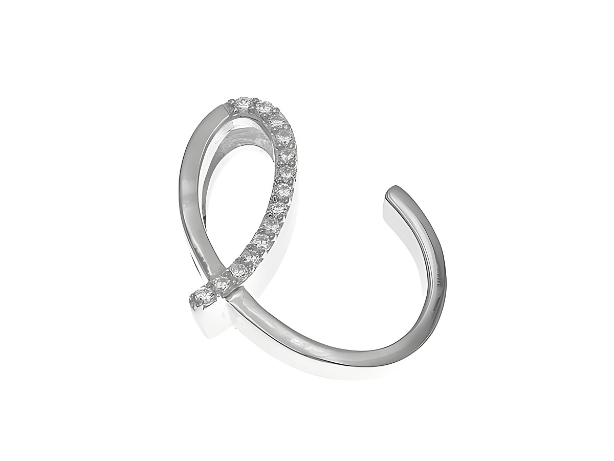 Anhänger aus Sterling Silber mit polierter und rhodinierter Oberfläche, gestaltet in Form des Buchstabens C, verziert mit Zirkonia-Steinen, gefertigt von Juwelier Harnisch.