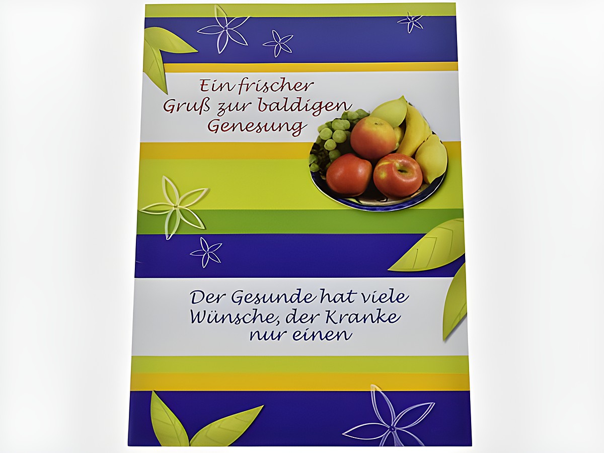Eine Genesungskarte mit einer Obstschale, die Äpfel, Birnen und Trauben zeigt, umgeben von bunten Streifen und Blumenmotiven. Hersteller ist Juwelier Harnisch, geeignet für Genesungswünsche.