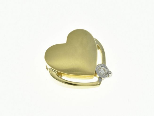 Herz Anhänger in Gelbgold und Weißgold Bicolor 333 mit einem funkelnden Diamanten, hergestellt von Juwelier Harnisch, ideal für besondere Anlässe oder als elegantes Geschenk.