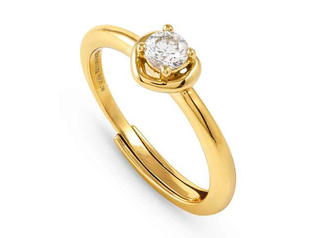 Nomination 241700 06 COSMICLOVE Ring aus Sterling Silber vergoldet - Zirkonia - Herz - Gr. 51-59 verstellbar Der Ring aus Sterling Silber ist vergoldet und mit einem funkelnden Zirkonia im Herzdesign verziert, er ist in der Größe 51-59 verstellbar und stammt vom Hersteller Nomination.