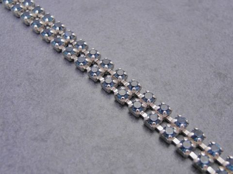 Strass Armband verführerisch in Blau, aus feinem Strassschmuck, Länge von 19,5 bis 21,5 cm, Hersteller Juwelier Harnisch, ideal für elegante Anlässe.