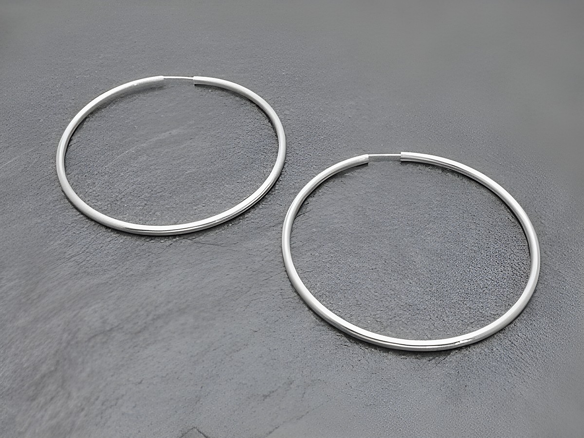 Silber Creolen 6 cm aus Sterling Silber mit 2,5 mm Durchmesser, schlichte und elegante Ohrringe, Hersteller Juwelier Harnisch, durchmesser über 45 mm.